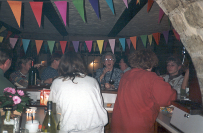 aan de bar